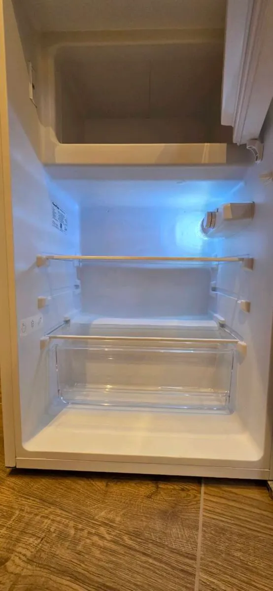 Under counter PowerPoint fridge/ freezer - Image 4