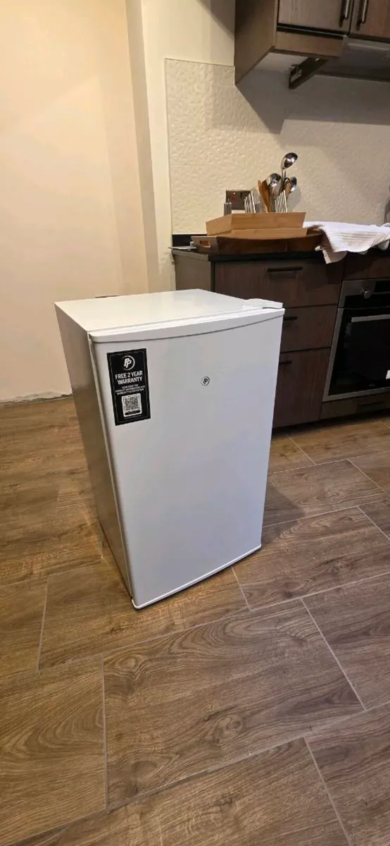 Under counter PowerPoint fridge/ freezer - Image 1