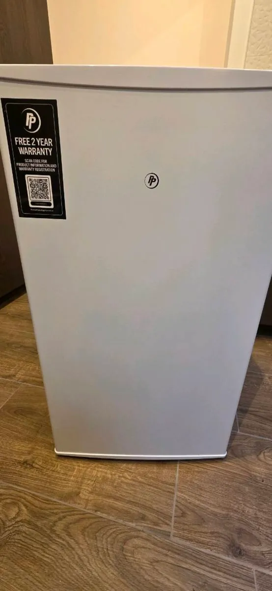 Under counter PowerPoint fridge/ freezer - Image 2