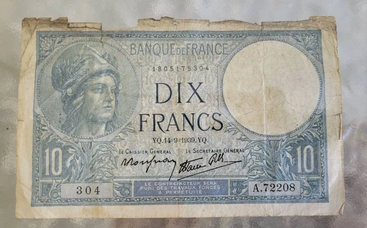 10 franc note 1939 . 
WW2