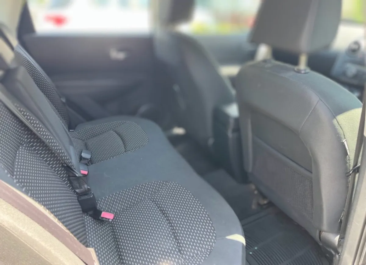 Nissan Qashqai 2010 Breaking for Parts - Image 4