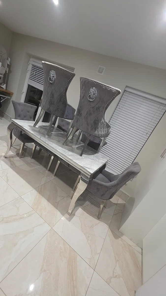 Kitchen Table And 6 Chairs - Image 1