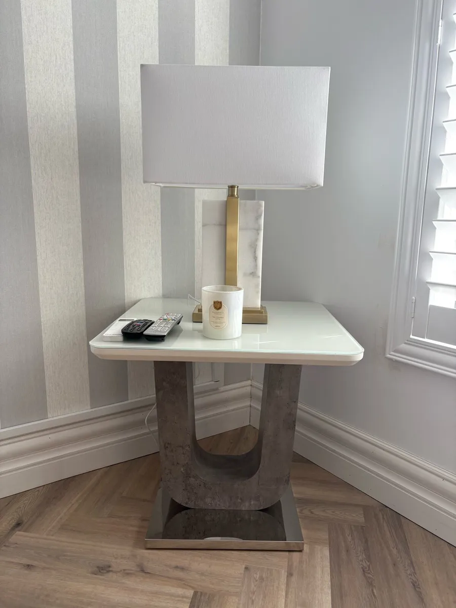 Lamp table