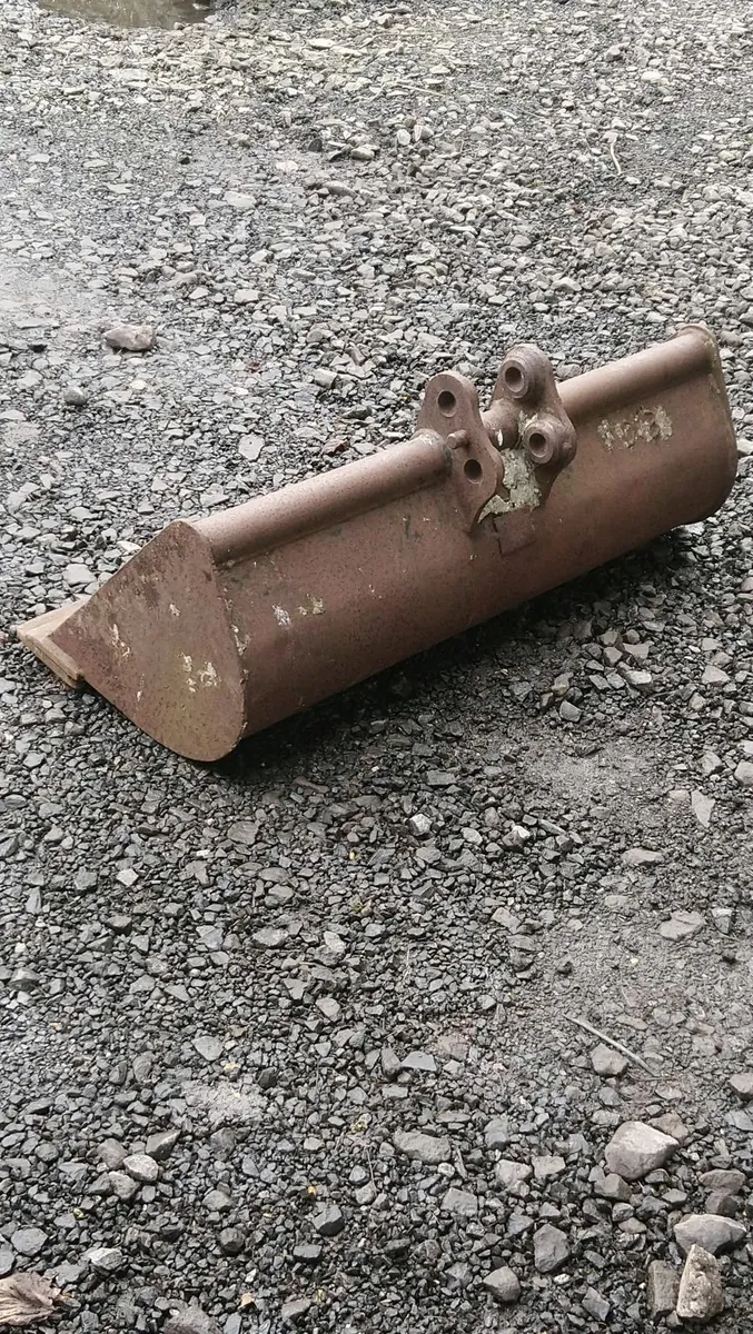 KUBOTA 1.5 TON DIGGER GRADING BUCKET - Image 2