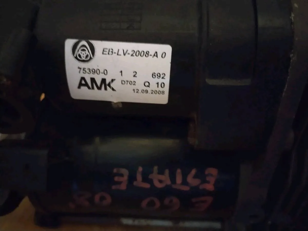 BMW 5 Series Estate E61 Suspension Air Compressor - Image 4
