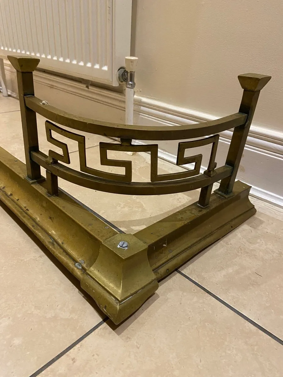 Georgian brass fireplace fender - Image 2