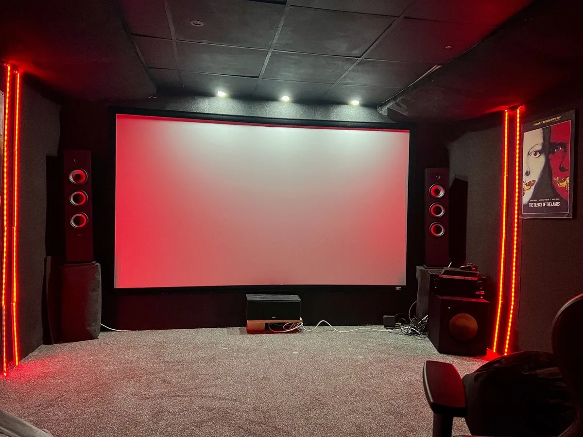 Home cinemas in shed - Image 3