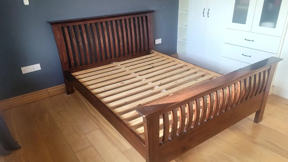 Mahogany King Size bed and chest of drawers - Image 2