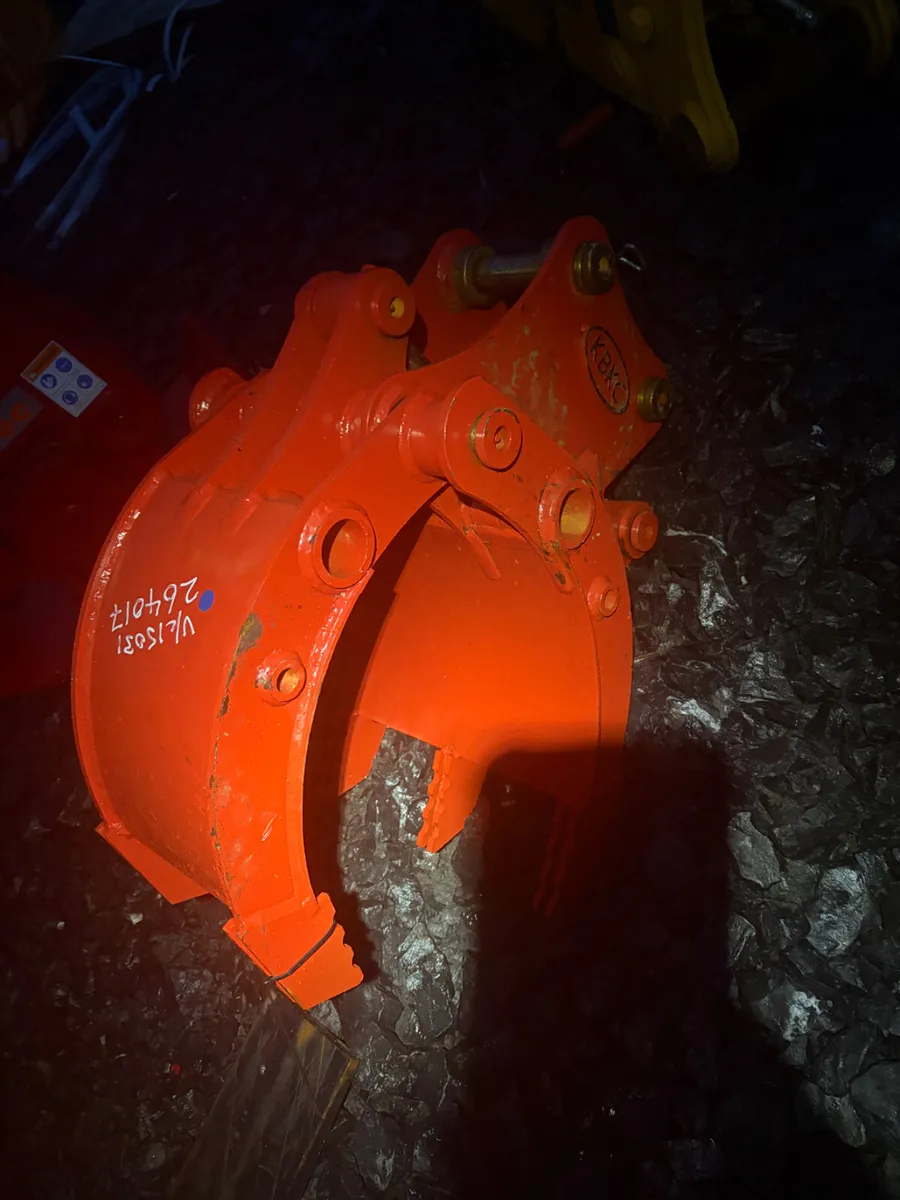 Unused KbKc hydraulic grab suit 2-5t digger