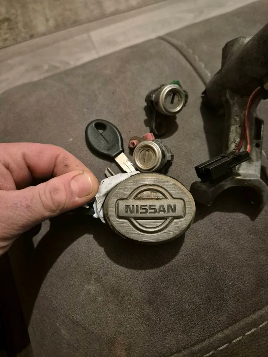 Skyline r33 parts - Image 2