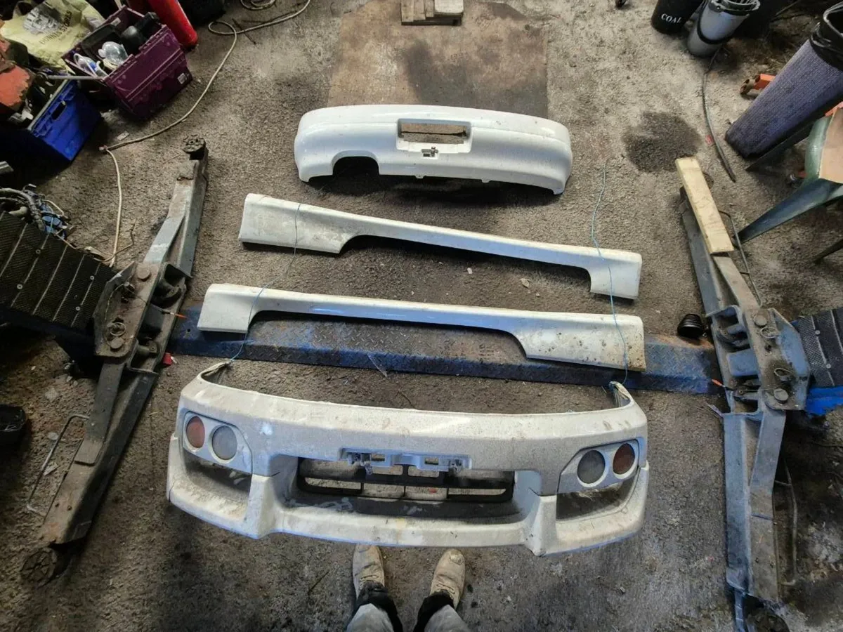 Skyline r33 parts - Image 1