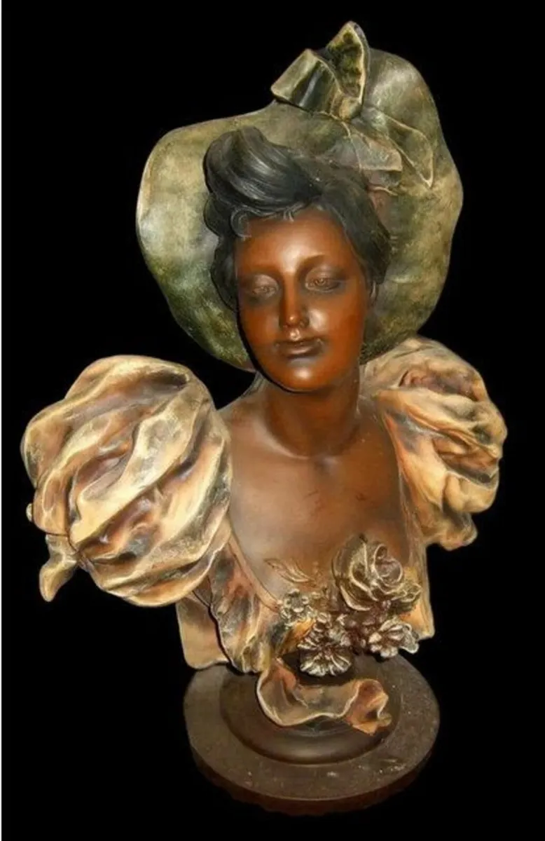 Substantial Vintage Bust 'Libellule' - Image 4