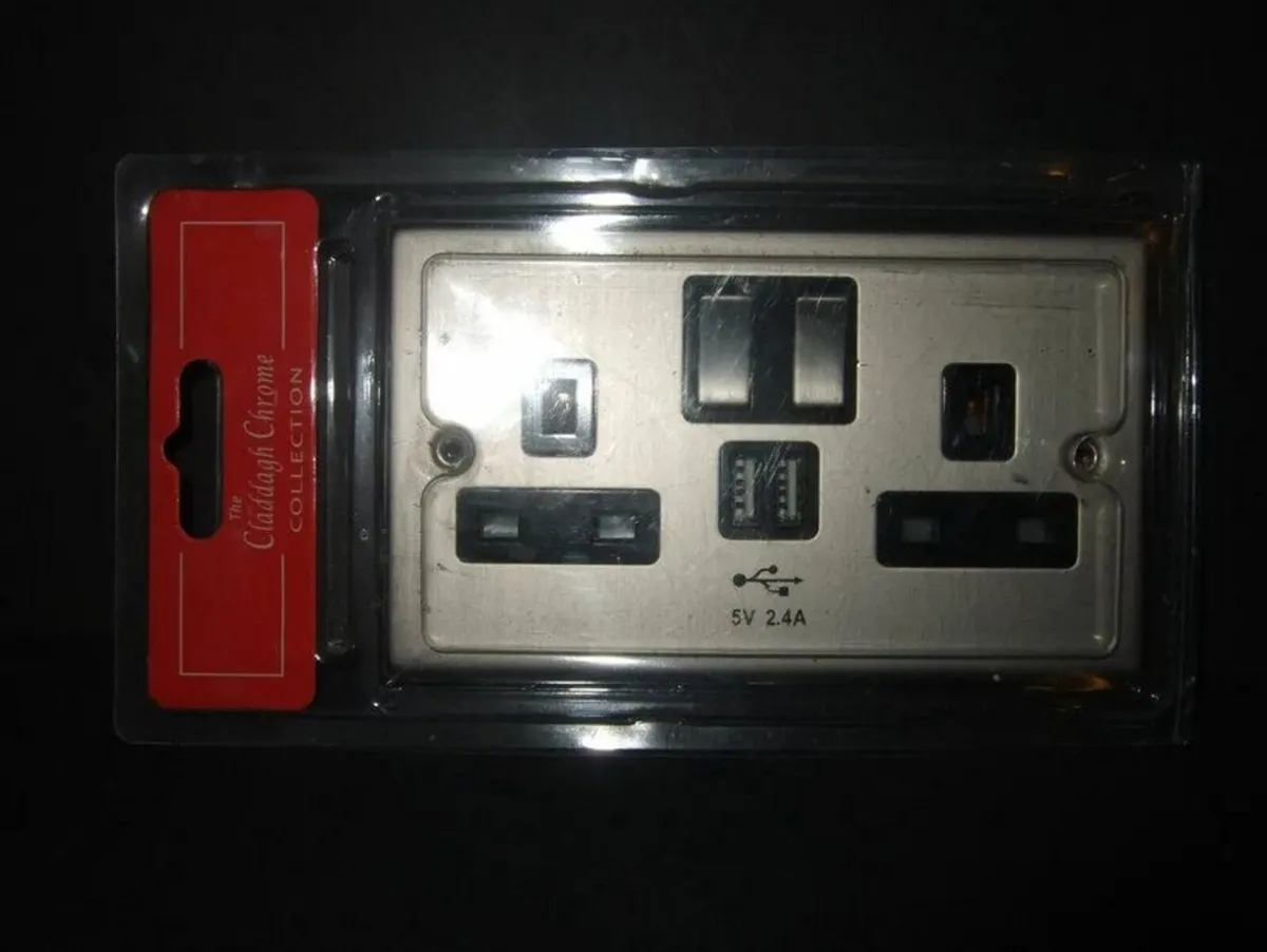 BNIB Satin Chrome 13A Twin Socket with 2 USB Ports - Image 4