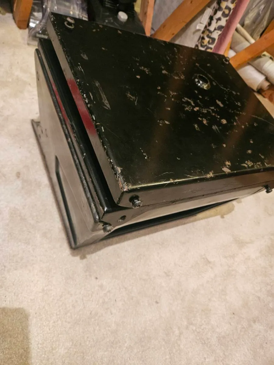 Camper seat base - Image 1