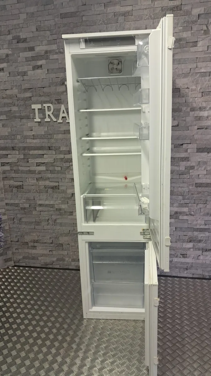 Integrated fridge freezer - Image 4
