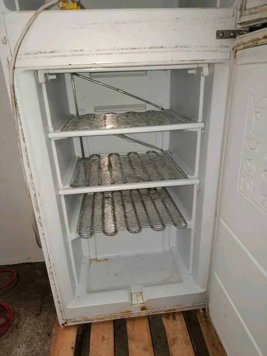 Fridge/freezer for sale - Image 3