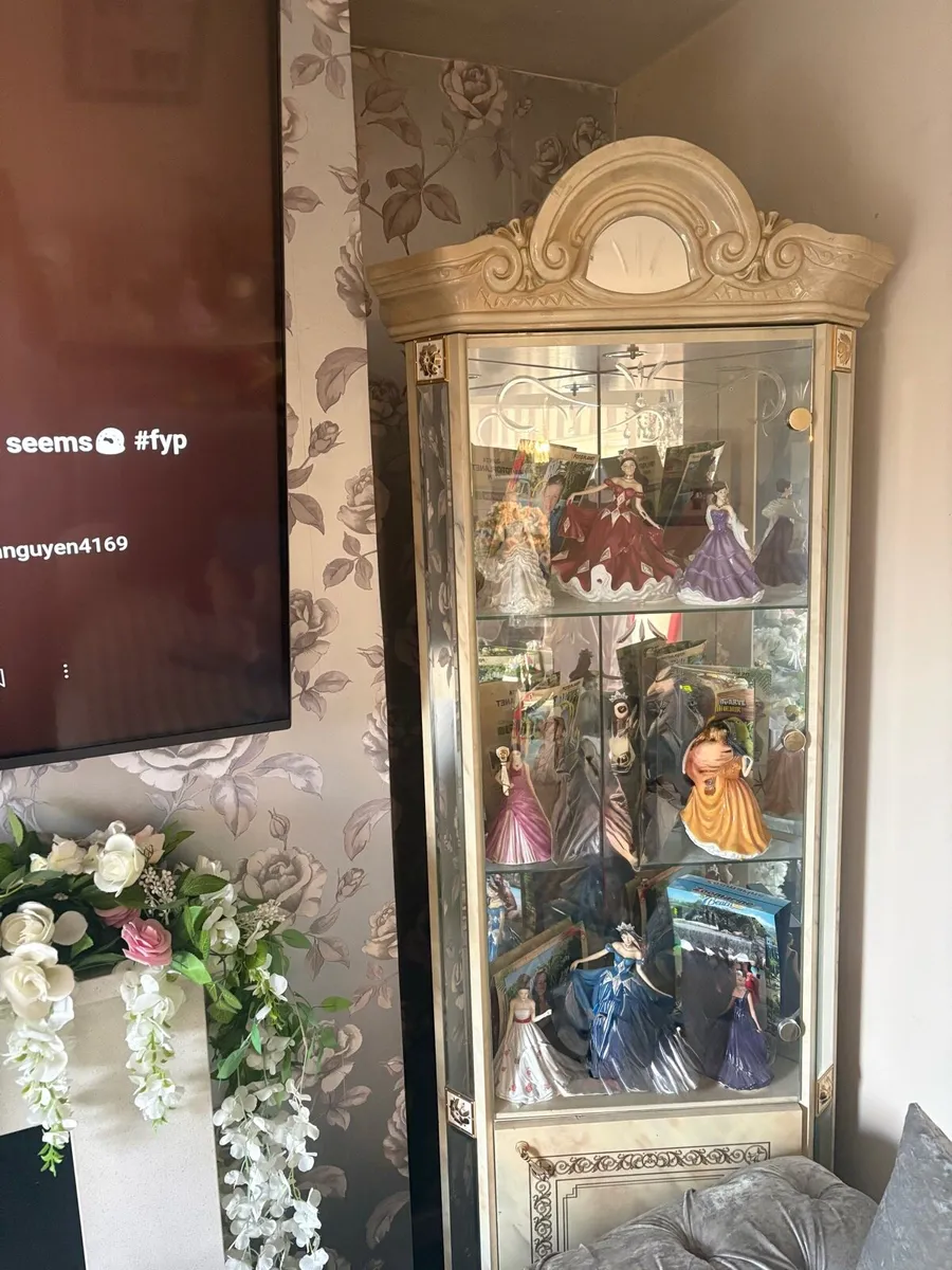 Italian furniture - Image 3