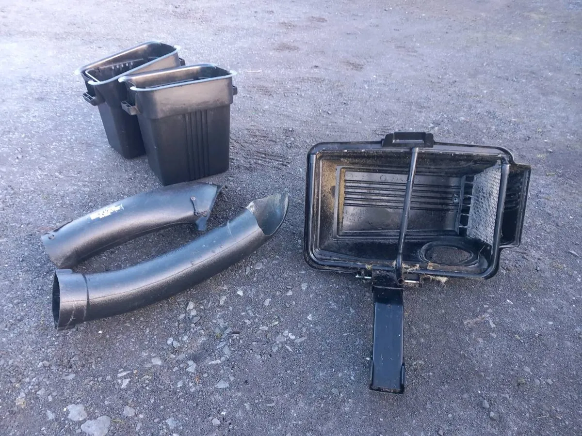 Craftsman/husqvarna Grass collection unit - Image 2