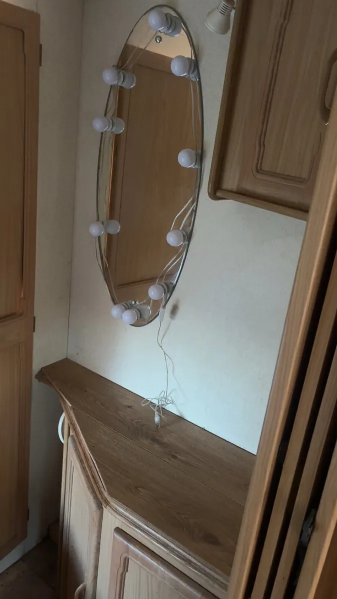 Lunar lexon 4 berth caravan - Image 3