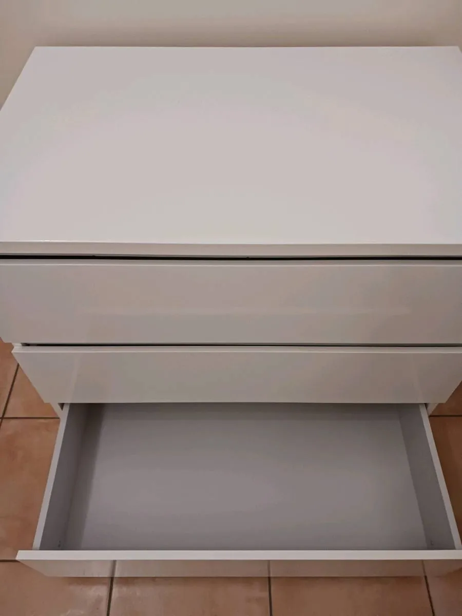 Chest of drawers - Image 2