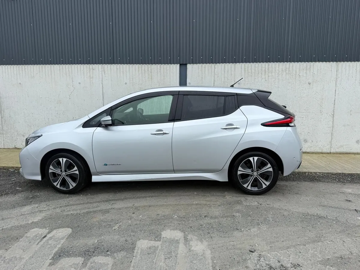 Nissan Leaf 2018 - Image 2