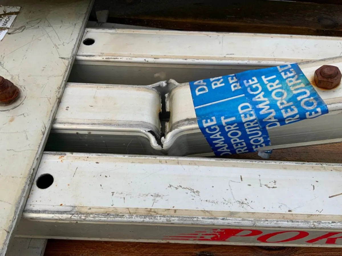 ALUMINIUM MOBILE / PORTABLE GANTRY.3547. - Image 4