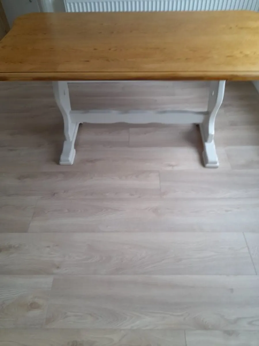 Dining table - Image 3