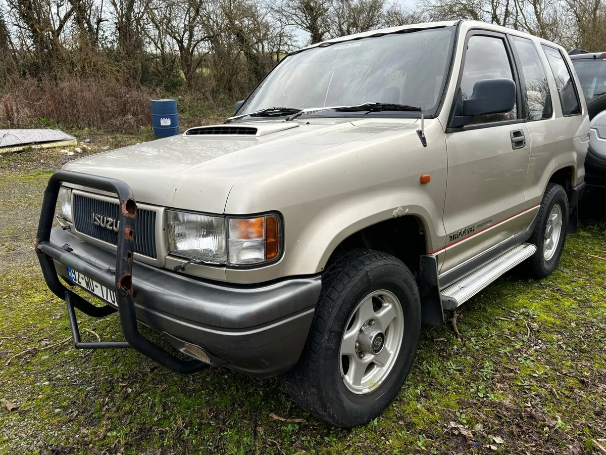 Isuzu Trooper SWB 3.1 - Image 1