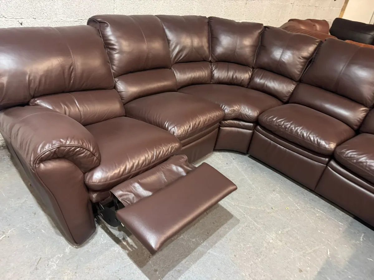 Large 6 seat leather sofa - Image 3