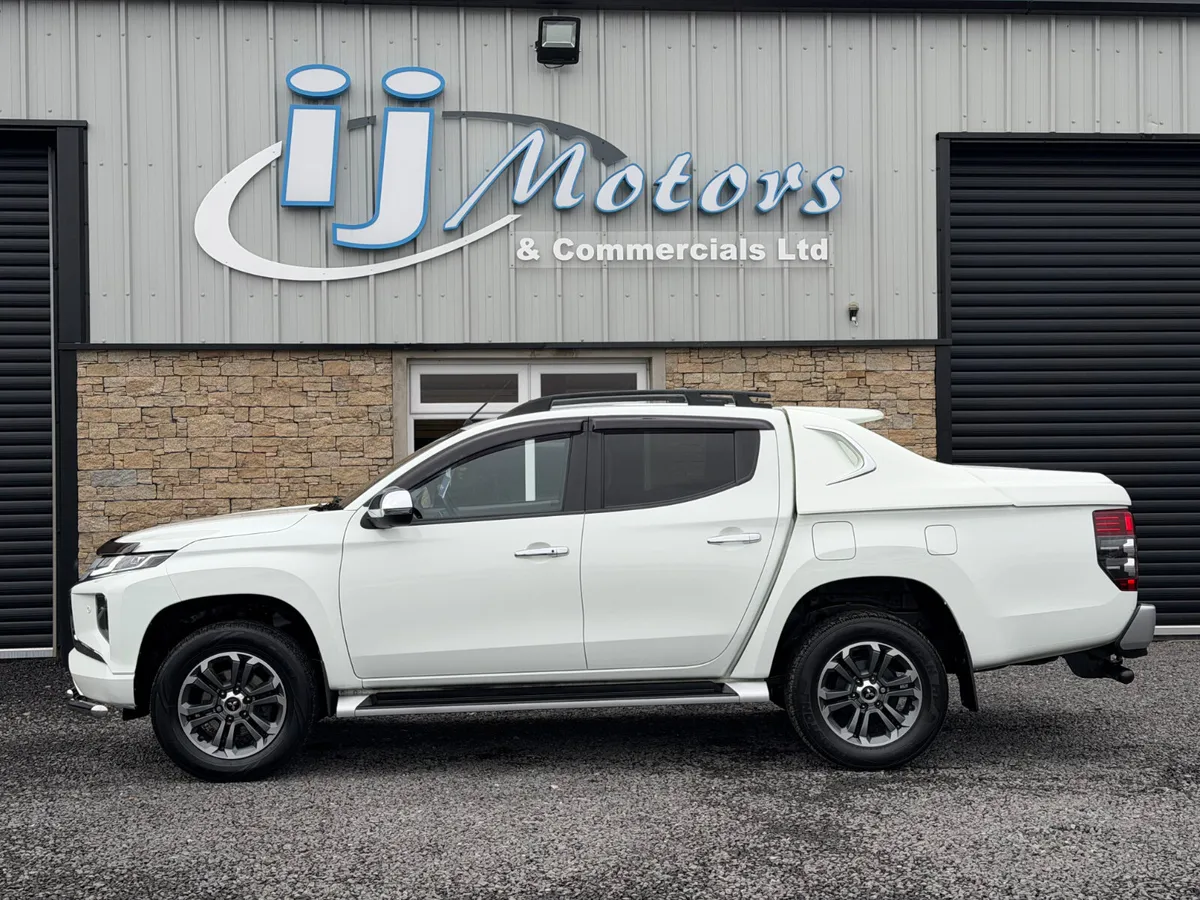 20 MITSUBISHI L200 2.3 DI-D 150 4WD BARBARIAN X - Image 4