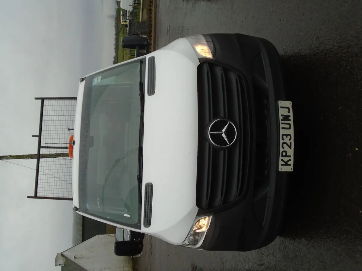 2023 Mercedes-Benz Sprinter crewcab tipper. - Image 2