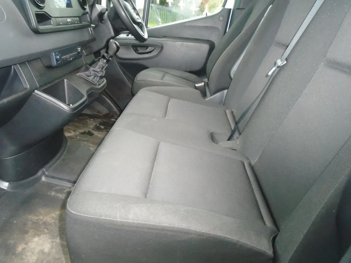 2023 Mercedes-Benz Sprinter crewcab tipper. - Image 4