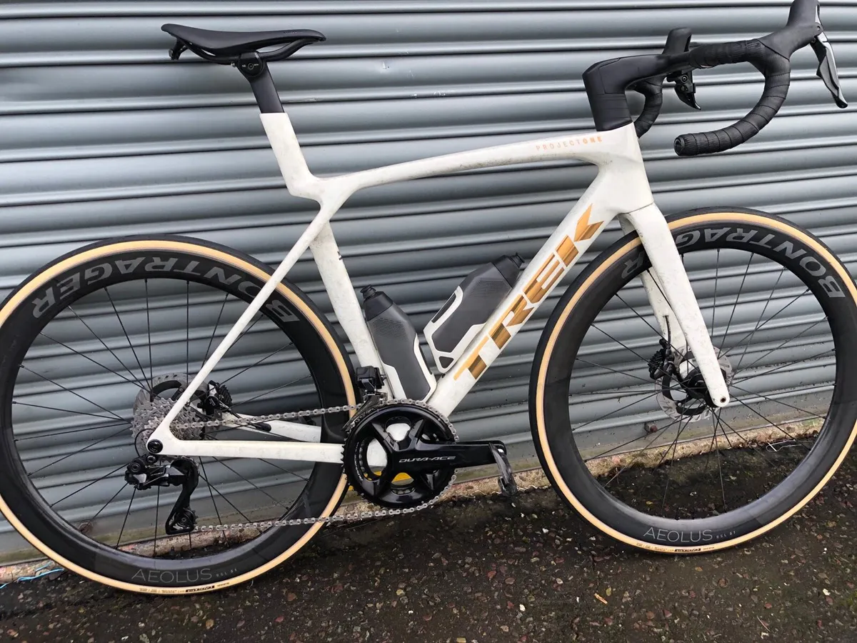 Trek Madone SLR 9 Gen 8 56cm ML - Image 1