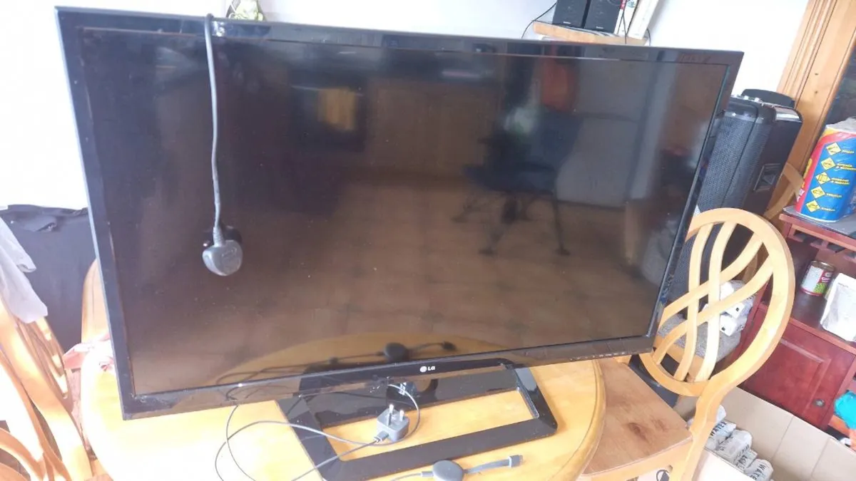 TV LG 42inch - Image 1