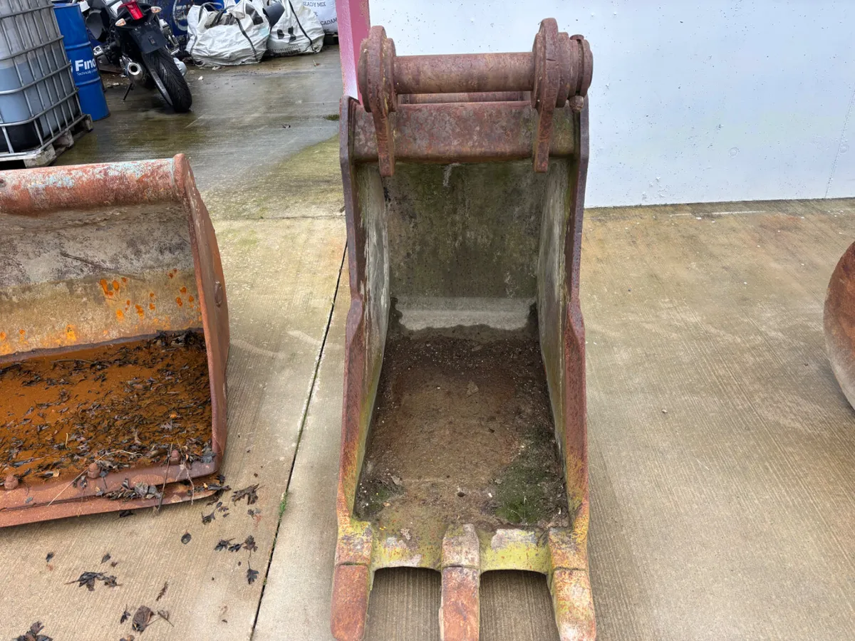 2 foot for 20 ton - Image 1