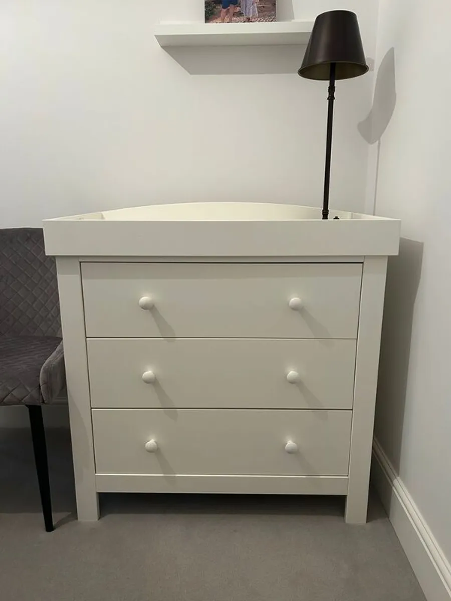 Mamas and Papas Changing Table/ Chest of Drawers - Image 1
