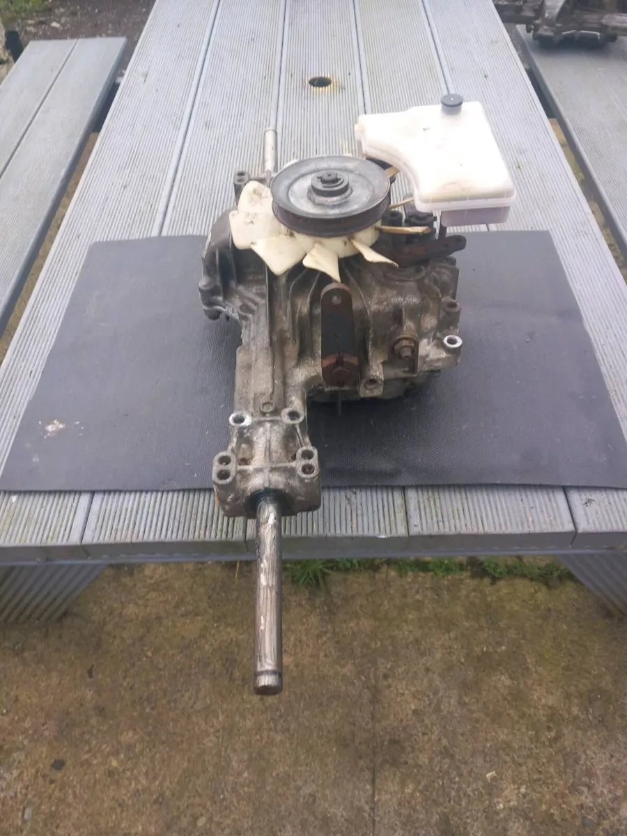 John deere LR 135 hydrostatic transmission - Image 2