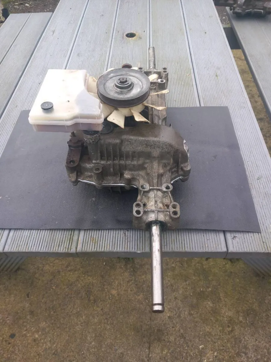 John deere LR 135 hydrostatic transmission - Image 4