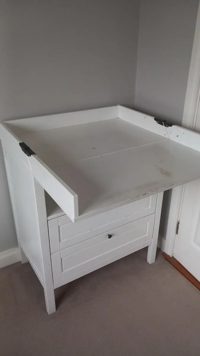 Baby Cot and Changing Table with drawers - Image 2