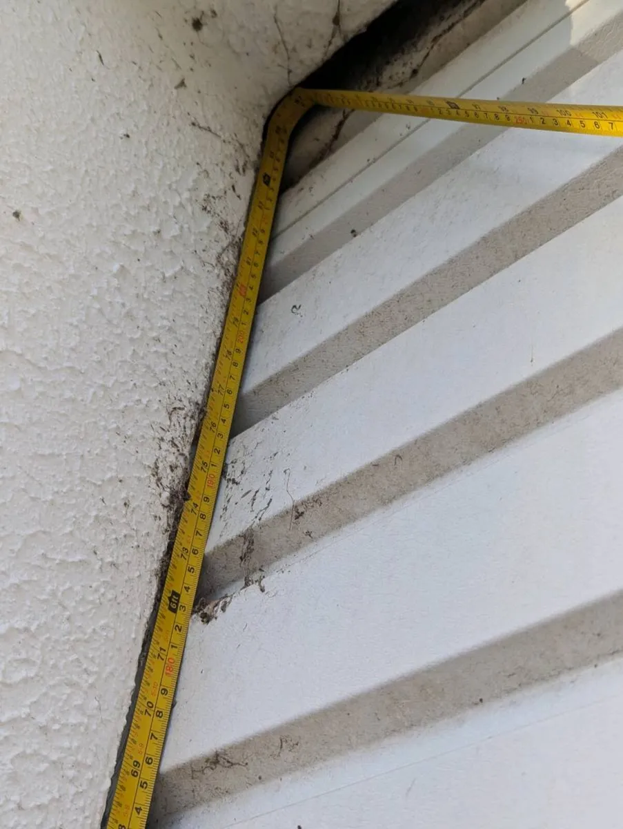 Two garage roller doors - Image 3