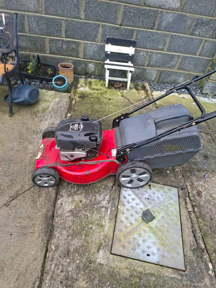 castlegarden self-drive lawnmower - Image 2