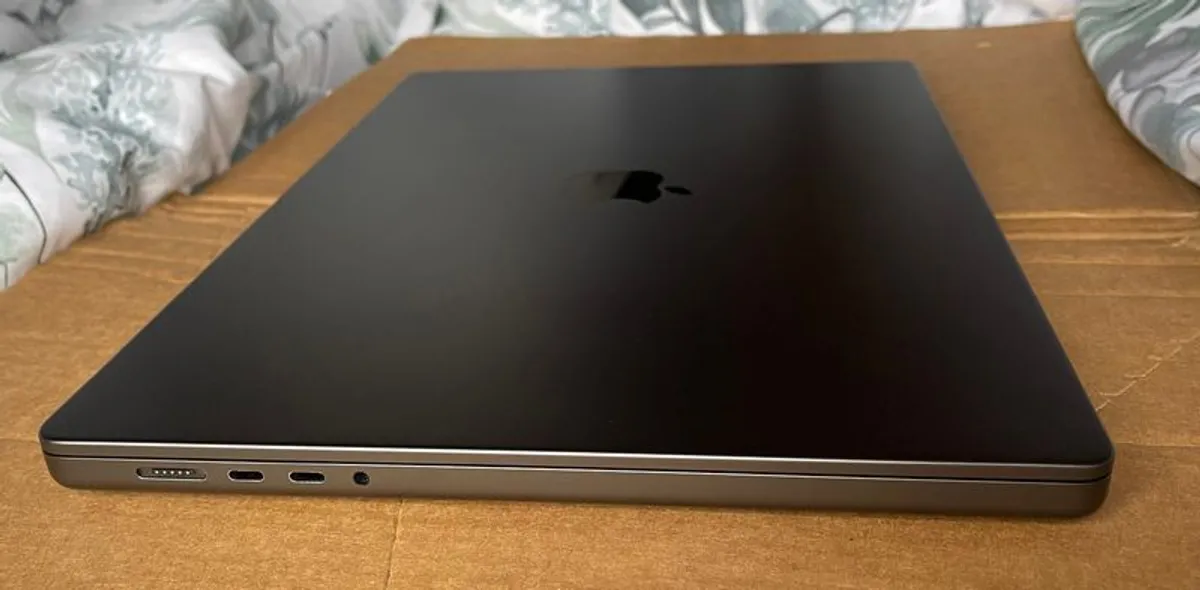 Macbook Pro M4 Pro 16" - Image 3