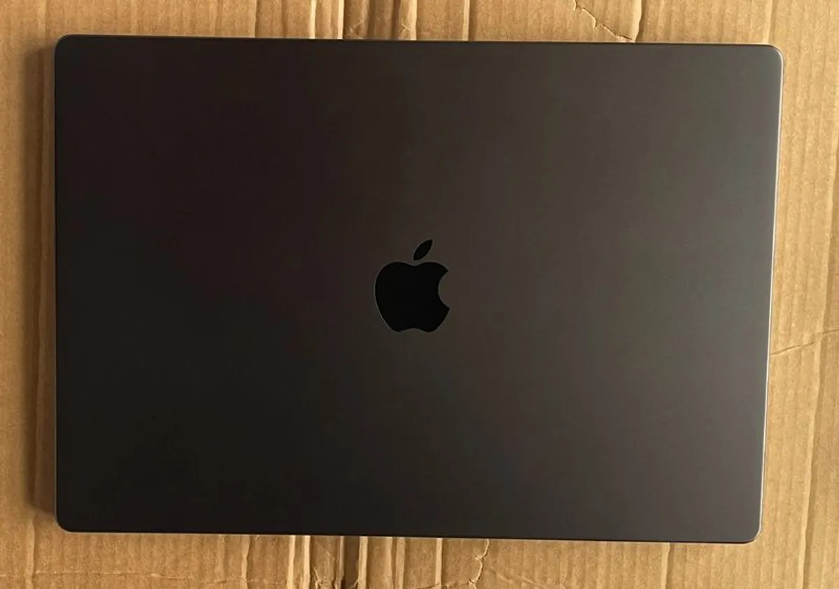 Macbook Pro M4 Pro 16" - Image 4