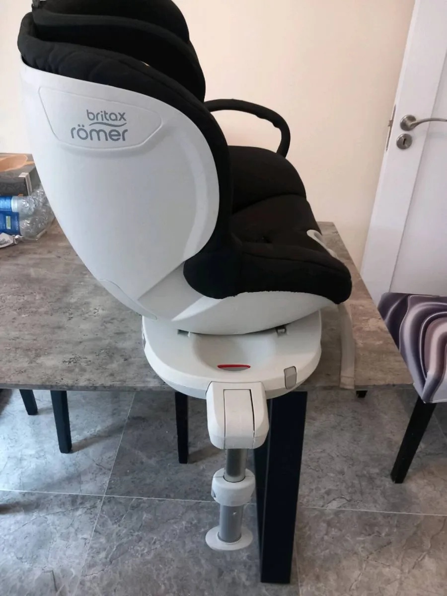 Britax isofix 360 spin Kids car seat - Image 4