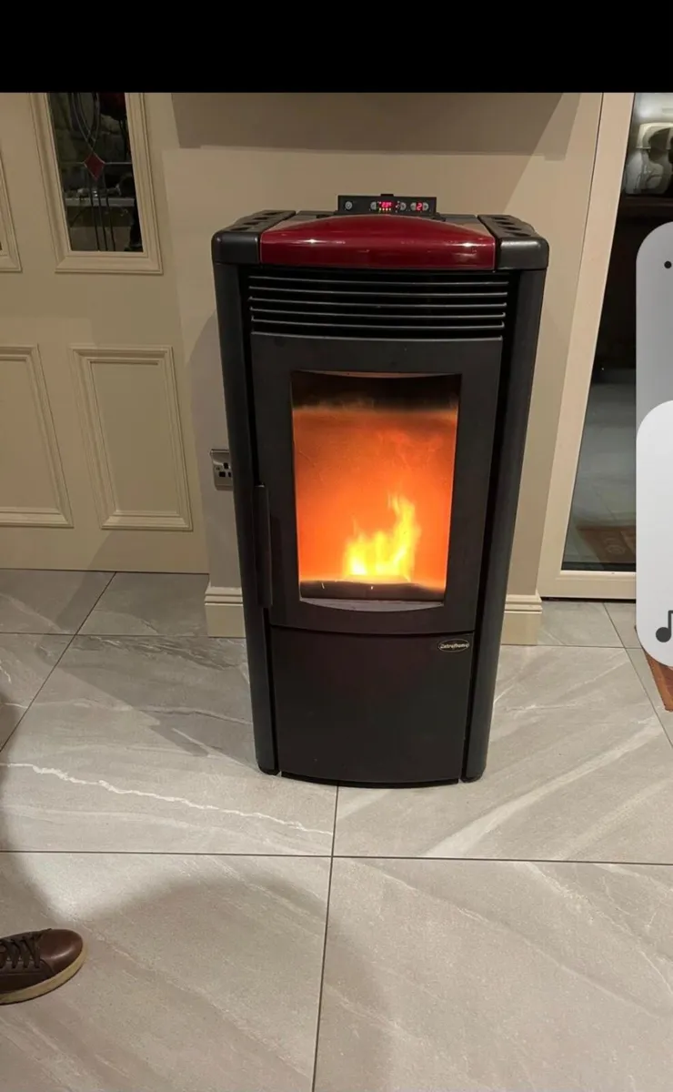 Pellet stove - Image 1