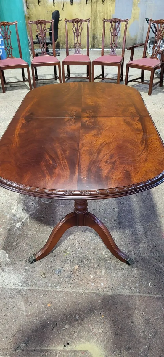 Kitchen table and chairs - Image 2