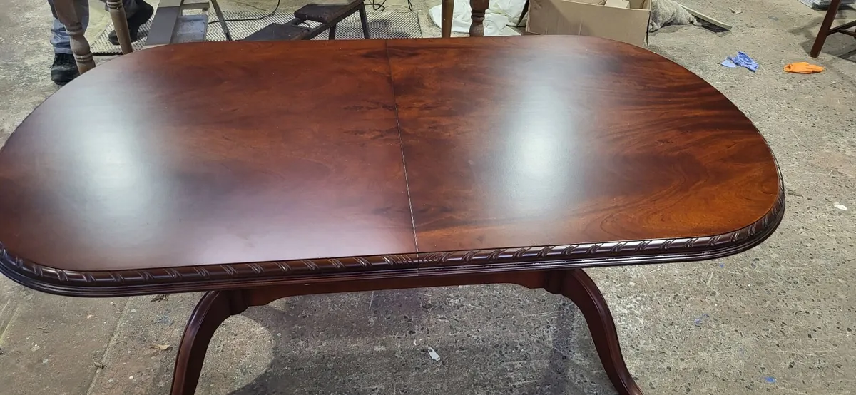 Kitchen table and chairs - Image 4