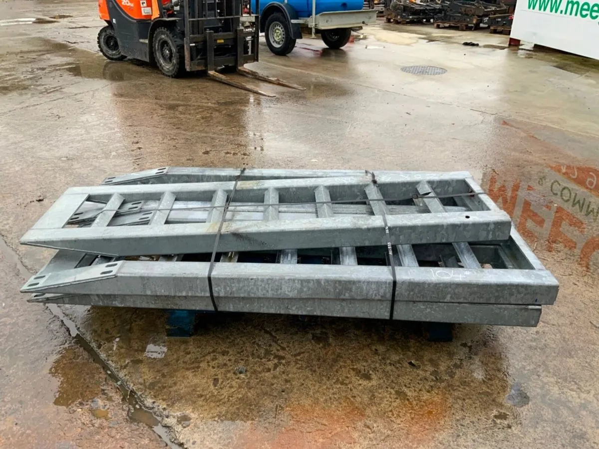 UNUSED GALVANISED LOADING RAMPS...104 - Image 3
