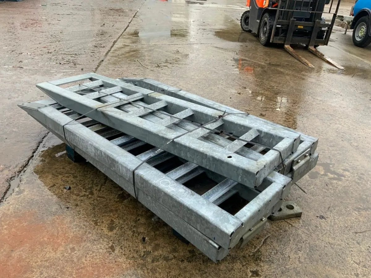 UNUSED GALVANISED LOADING RAMPS...104 - Image 4