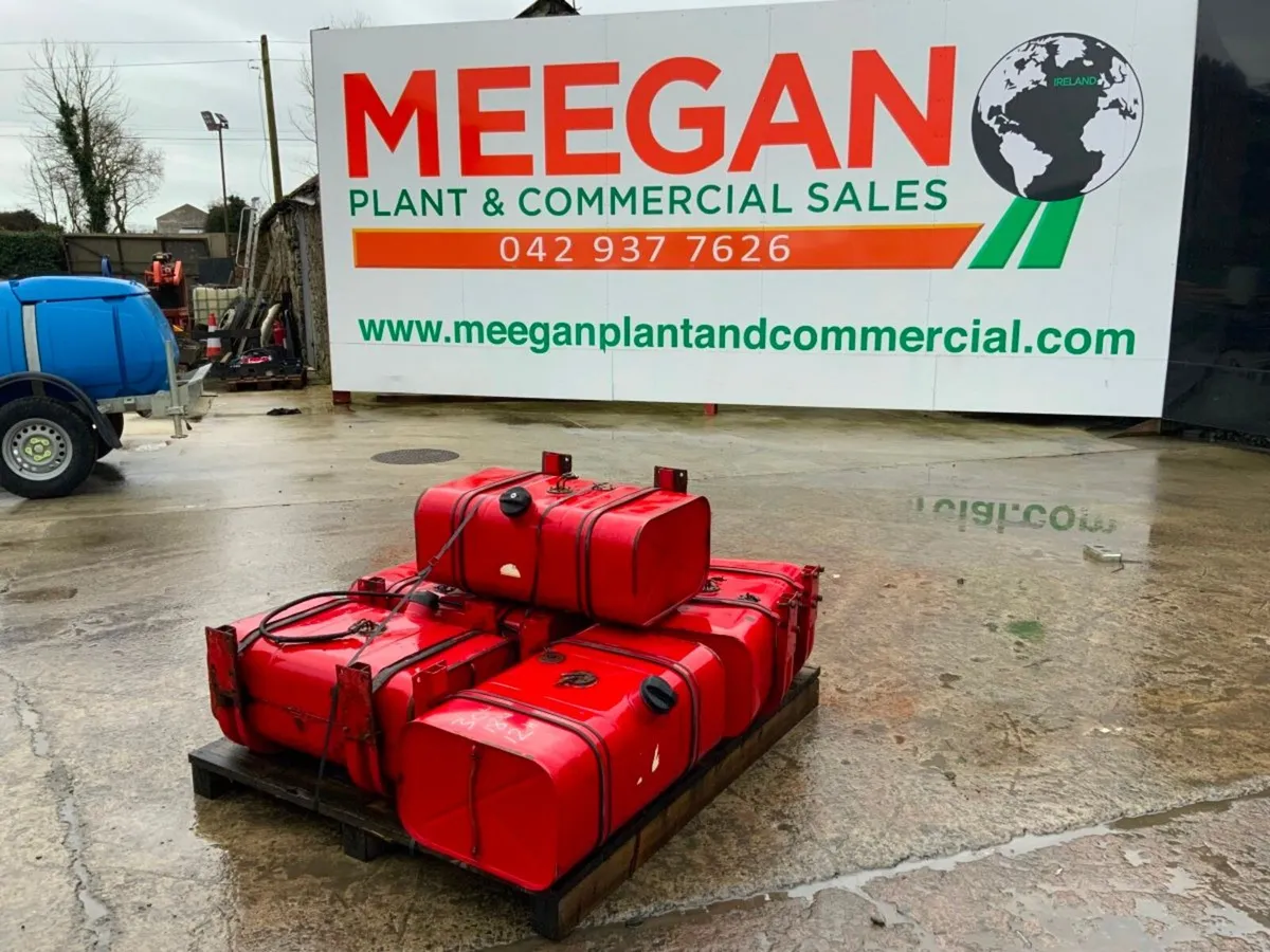 100lts FUEL TANKS. CRADLE & STRAPS............47R - Image 2